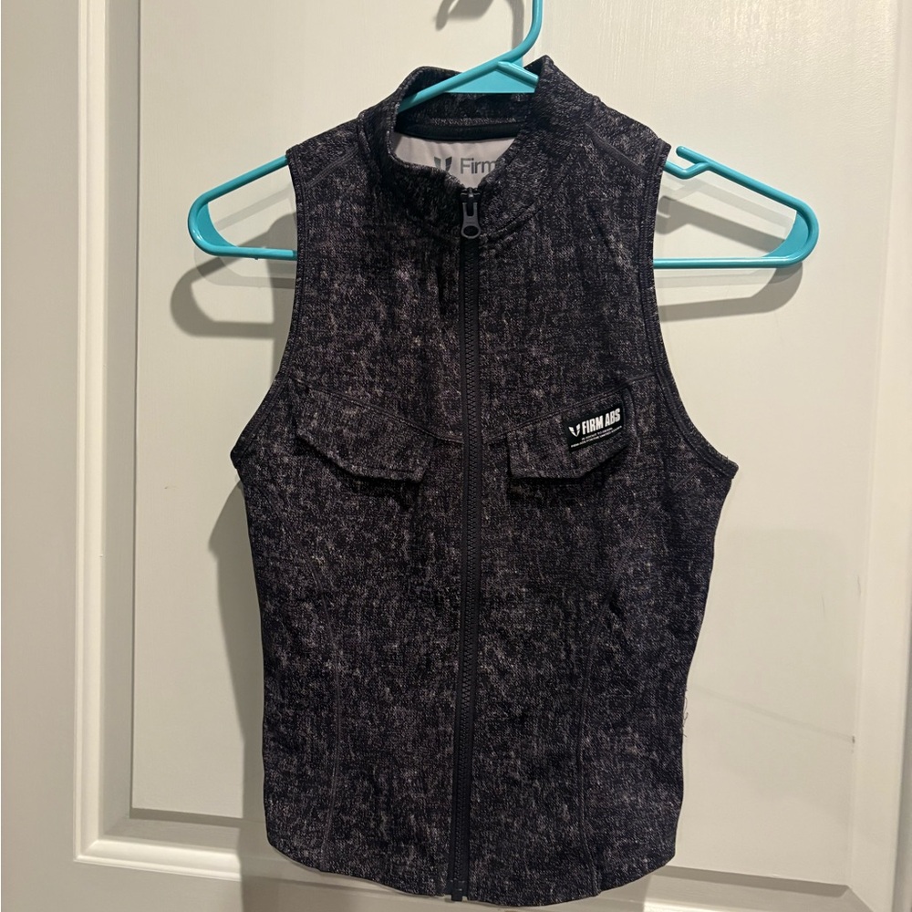 VGUC- Firm Abs Women's Black Marled Sleeveless Zip Top, M